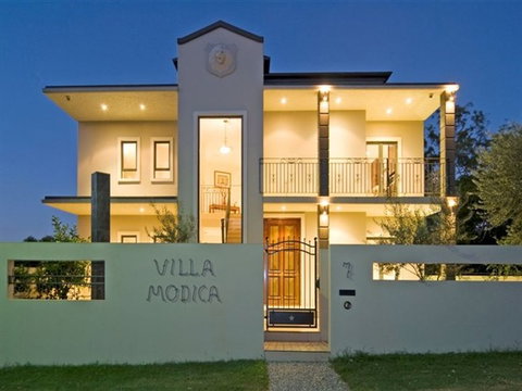Villa Modica - Sunshine Coast Tourism 0