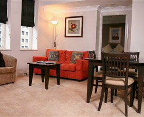 Manor Apartment Hotel - Holiday Sunshine Coast 2