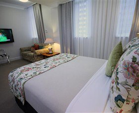 Manor Apartment Hotel - Holiday Sunshine Coast 1