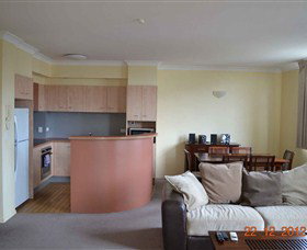 Spring Hill Central Apartments - Holiday Sunshine Coast 1