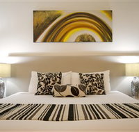 Central Cosmo Apartments - Holiday Sunshine Coast