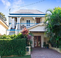 Swan Inn Bed and Breakfast - Holiday Sunshine Coast