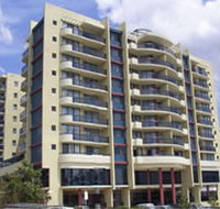 Springwood Tower Apartment Hotel - Holiday Sunshine Coast