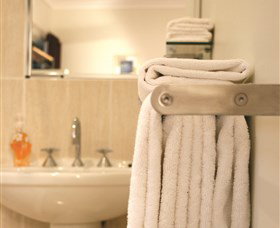 Beachhouse Bed And Breakfast - Holiday Sunshine Coast 2