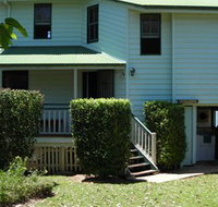 Lamb Island Holiday Cottage - Sunshine Coast Tourism