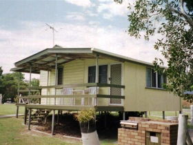 Cosy Cottages Amity Point - Holiday Sunshine Coast 0