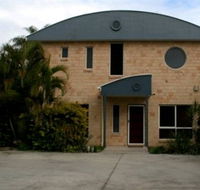 Beach House Redcliffe - Holiday Sunshine Coast