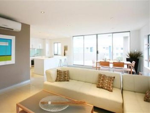 Redvue Luxury Apartments - Sunshine Coast Tourism 0