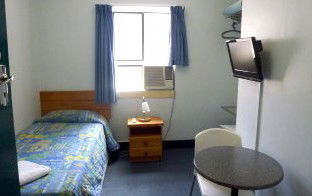 Acacia Inner City Inn - Holiday Sunshine Coast 2