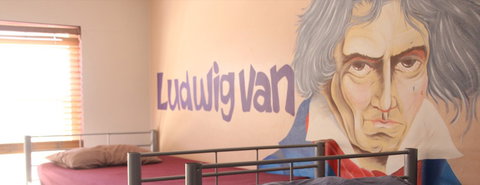 Manly Harbour Backpackers - Sunshine Coast Tourism 1