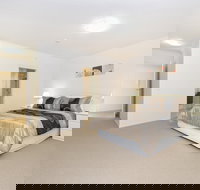 On the Bay Apartments - Sunshine Coast Tourism