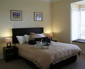 Lakes Entrance Waverley House Cottages - Sunshine Coast Tourism 2