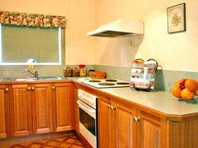 Comstock Cottage - Holiday Sunshine Coast 1