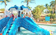 Middle Rock Holiday Resort - Holiday Sunshine Coast 2