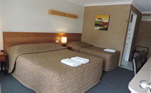 Alexander Motor Inn - Holiday Sunshine Coast 2