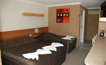 Alexander Motor Inn - Holiday Sunshine Coast 1