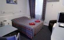 Amber Motel - Glen Innes - Holiday Sunshine Coast 1