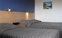 Armidale Motel - Holiday Sunshine Coast 0