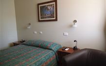 Aromet Motor Inn - Temora - Holiday Sunshine Coast 0