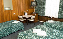 Cherry Blossom Motel - Sunshine Coast Tourism 2