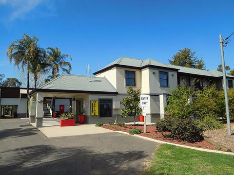 Narrabri Motel And Caravan Park - Sunshine Coast Tourism 4
