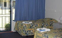 Holbrook Settlers Motel - Holbrook - Holiday Sunshine Coast 3