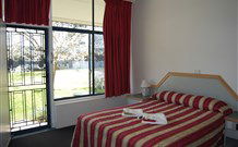 Holbrook Settlers Motel - Holbrook - Holiday Sunshine Coast 5
