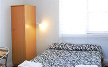 The Roundabout Inn - Gloucester - Holiday Sunshine Coast 0