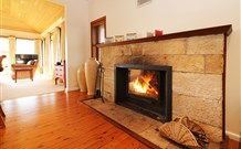 A Church And Homestead In Mudgee - Holiday Sunshine Coast 0