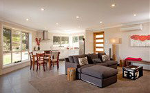 Amazing Country Escapes - Lakeview Luxury Cabins - Holiday Sunshine Coast 1