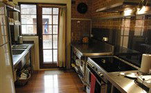 Araluen Old Courthouse Bed And Breakfast - Holiday Sunshine Coast 3