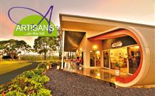 Artisans ...on The Hill Bed And Breakfast - Holiday Sunshine Coast 0