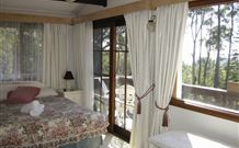 Chalet Swisse Spa Retreat - - Holiday Sunshine Coast 3