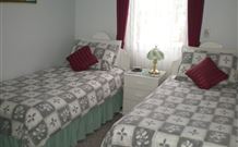 Lakeside Homestay - - Sunshine Coast Tourism 1