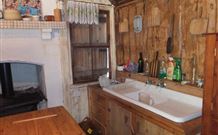 Aberfeldie Cottage B And B - Holiday Sunshine Coast 2