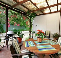 Pass and Pause Holiday Bed and Breakfast Accommodation - Holiday Sunshine Coast