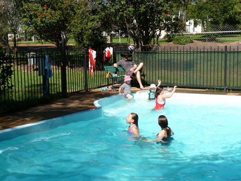 Yarraman Caravan Park & Cabins - Sunshine Coast Tourism 6