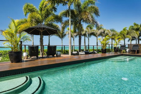 Trinity Beach Palace - Holiday Sunshine Coast 13