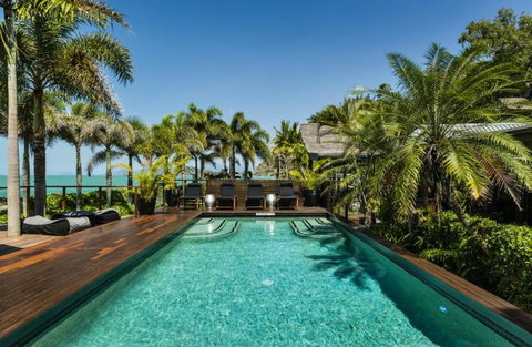 Trinity Beach Palace - Holiday Sunshine Coast 14