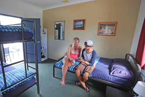Byron Bay - Byron Bay YHA - Sunshine Coast Tourism 6