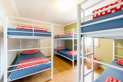 Mt Lofty YHA - Sunshine Coast Tourism 3