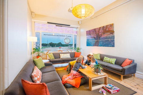 Port Elliot YHA - Sunshine Coast Tourism 1