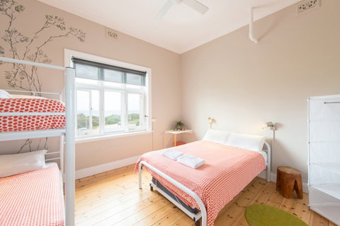 Port Elliot YHA - Sunshine Coast Tourism 4