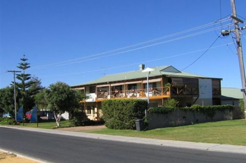 Lancelin YHA - Sunshine Coast Tourism 3