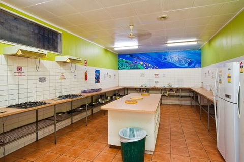 Exmouth YHA - Sunshine Coast Tourism 3