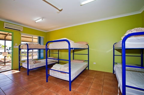 Exmouth YHA - Sunshine Coast Tourism 2