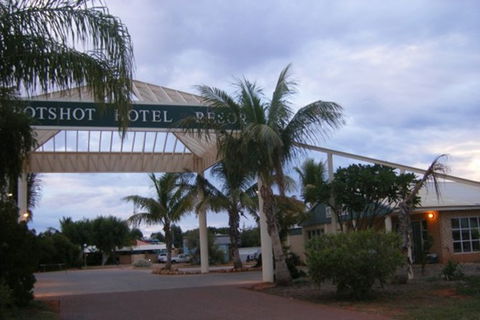 Exmouth YHA - Sunshine Coast Tourism 7