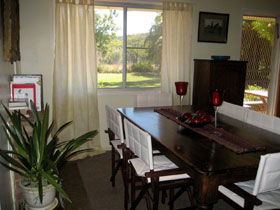 Flag Springs Bush Retreat - Holiday Sunshine Coast 0