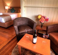 Apple Blossom Cottage - Sunshine Coast Tourism
