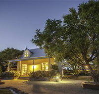 Vineyard Cottages and Cafe - Holiday Sunshine Coast